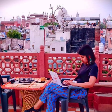 Hotel India Inn Walking Distance From Taj Mahal-- Rooftop Taj Mahal View อัครา ภายนอก รูปภาพ