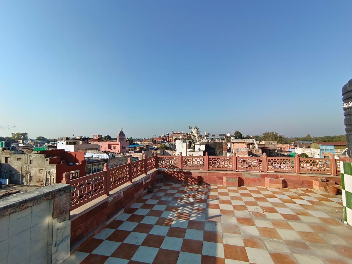 Hotel India Inn Walking Distance From Taj Mahal-- Rooftop Taj Mahal View อัครา ภายนอก รูปภาพ