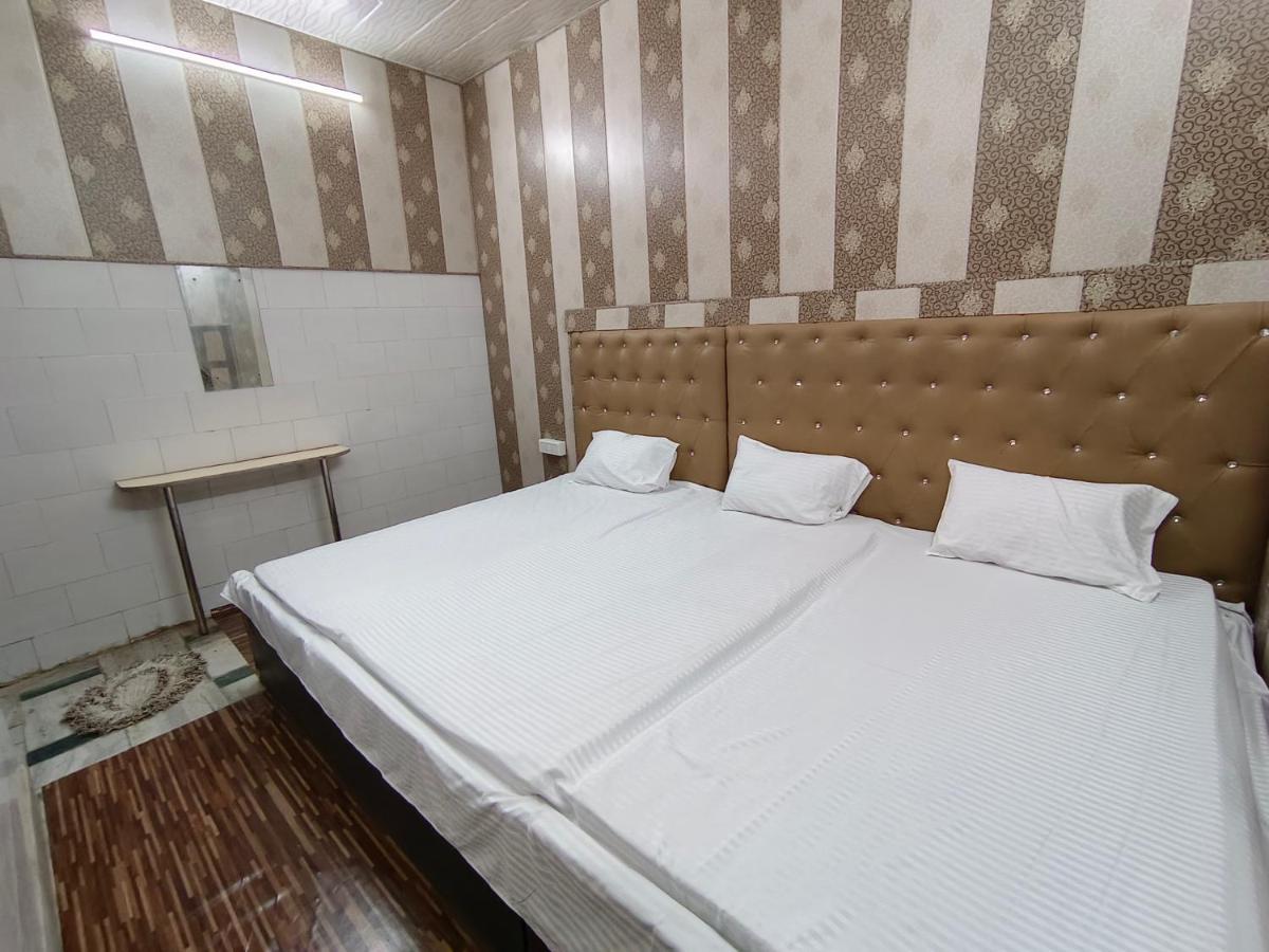 Hotel India Inn Walking Distance From Taj Mahal-- Rooftop Taj Mahal View อัครา ภายนอก รูปภาพ