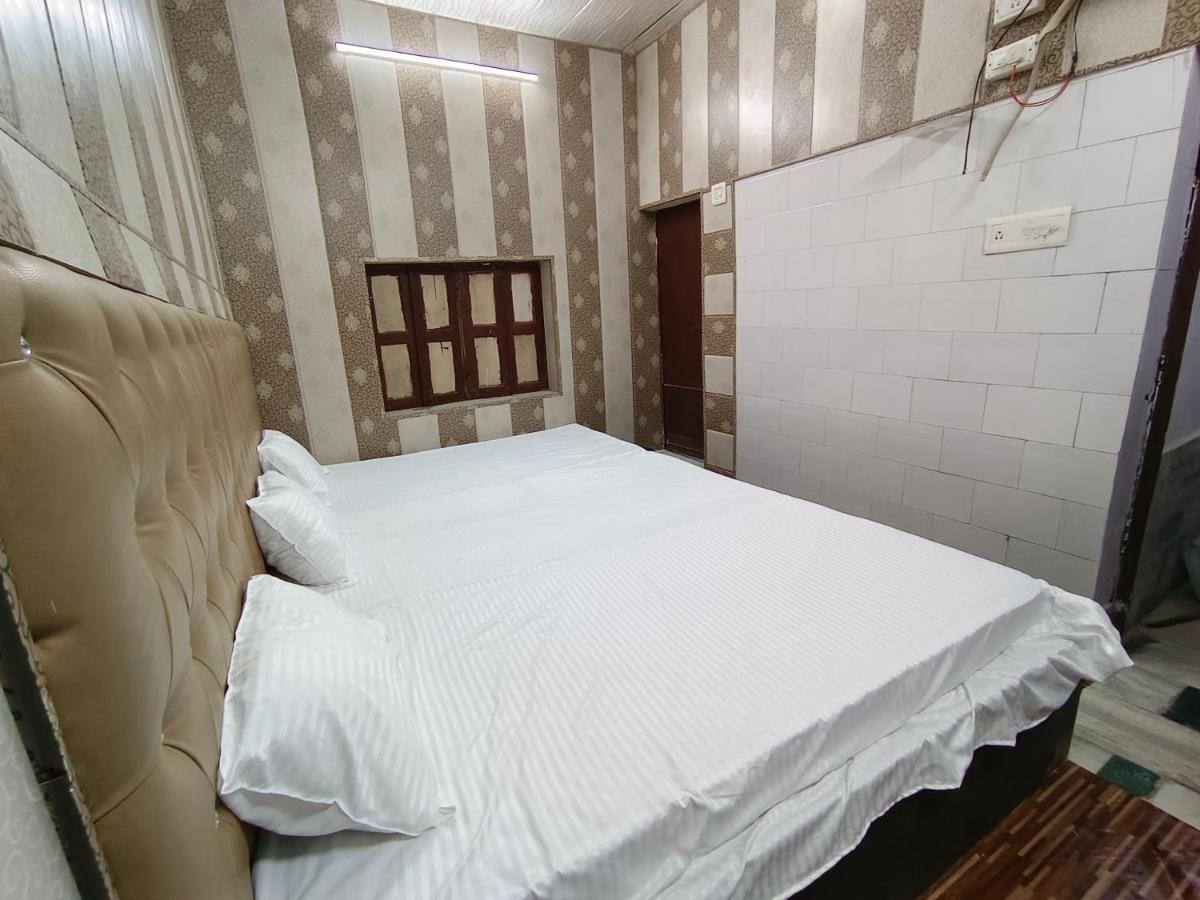 Hotel India Inn Walking Distance From Taj Mahal-- Rooftop Taj Mahal View อัครา ภายนอก รูปภาพ