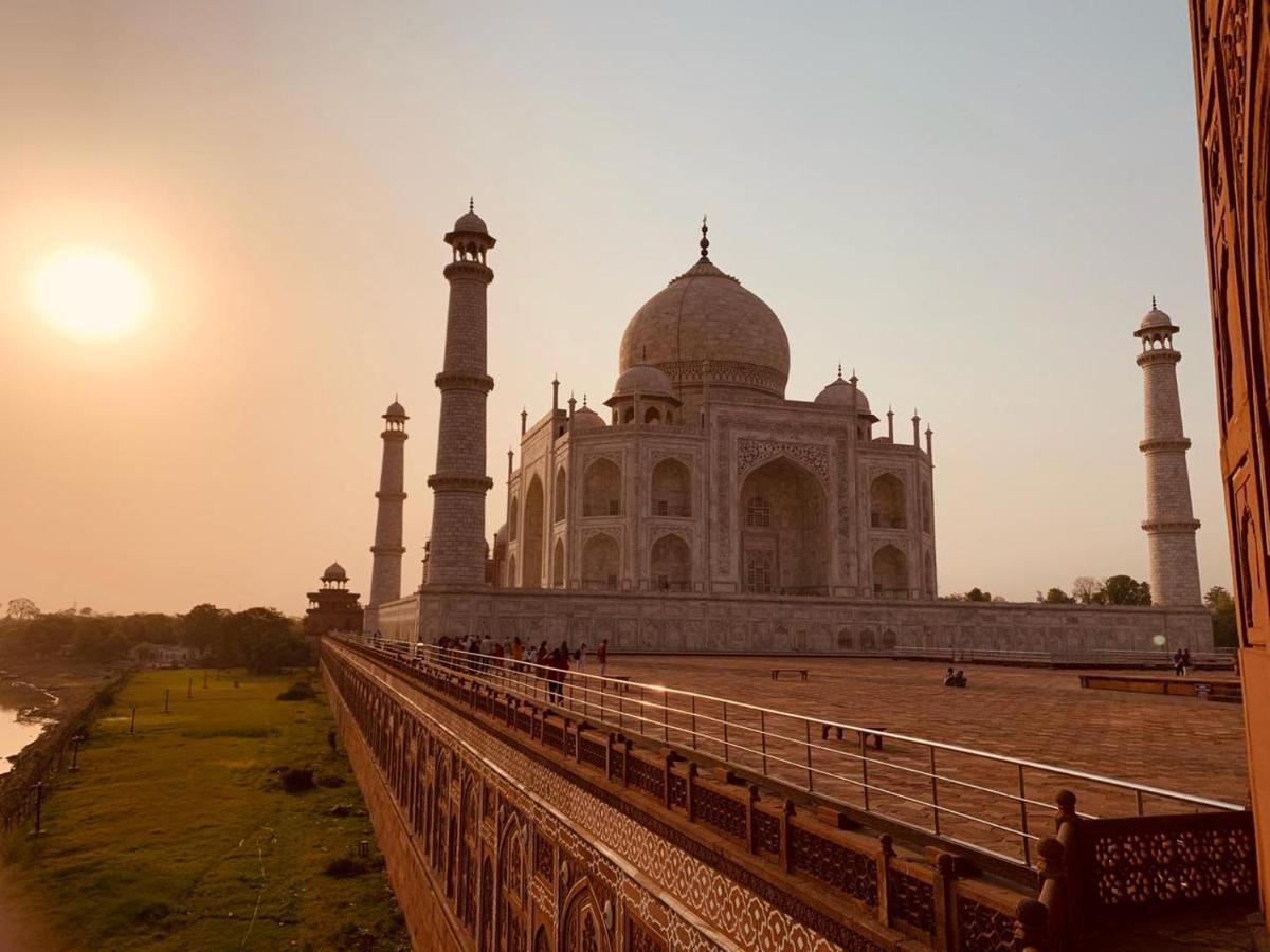 Hotel India Inn Walking Distance From Taj Mahal-- Rooftop Taj Mahal View อัครา ภายนอก รูปภาพ