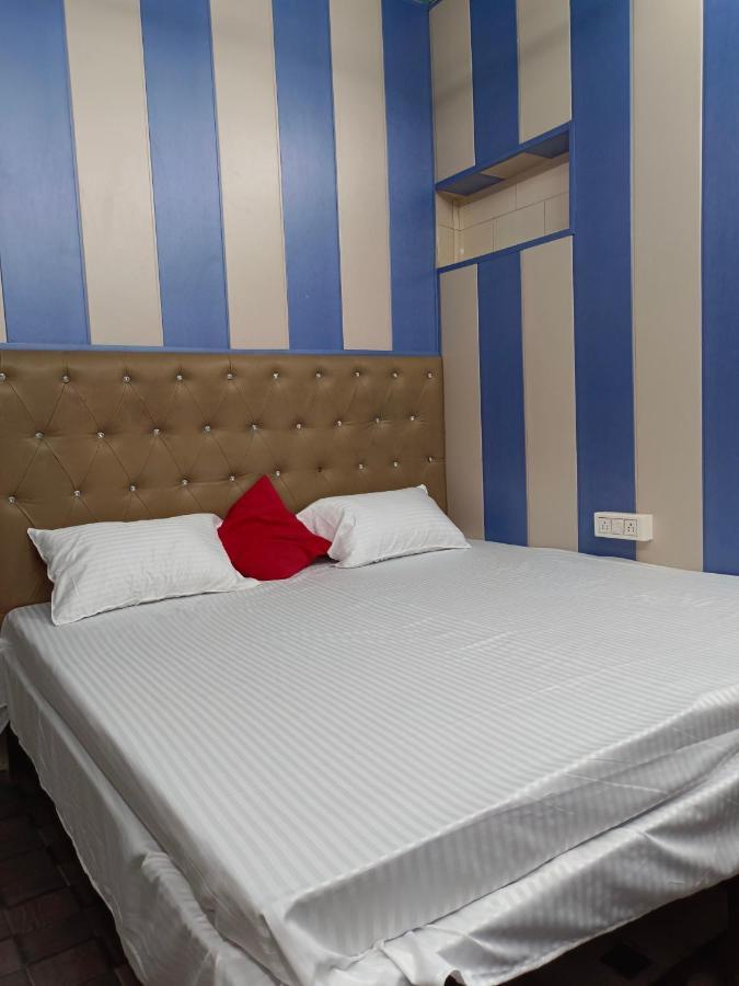 Hotel India Inn Walking Distance From Taj Mahal-- Rooftop Taj Mahal View อัครา ภายนอก รูปภาพ