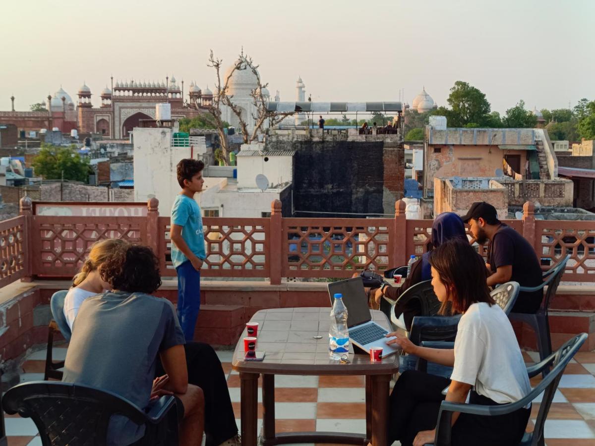 Hotel India Inn Walking Distance From Taj Mahal-- Rooftop Taj Mahal View อัครา ภายนอก รูปภาพ