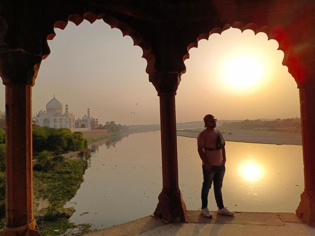 Hotel India Inn Walking Distance From Taj Mahal-- Rooftop Taj Mahal View อัครา ภายนอก รูปภาพ
