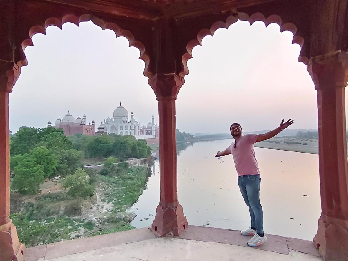 Hotel India Inn Walking Distance From Taj Mahal-- Rooftop Taj Mahal View อัครา ภายนอก รูปภาพ