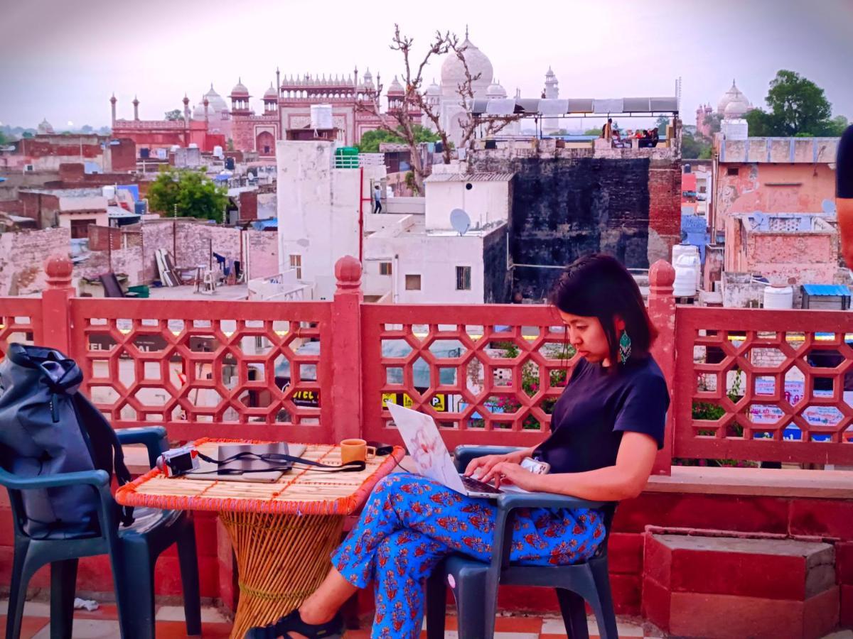 Hotel India Inn Walking Distance From Taj Mahal-- Rooftop Taj Mahal View อัครา ภายนอก รูปภาพ