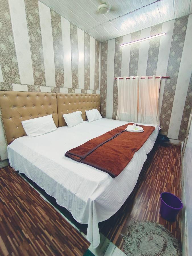 Hotel India Inn Walking Distance From Taj Mahal-- Rooftop Taj Mahal View อัครา ภายนอก รูปภาพ