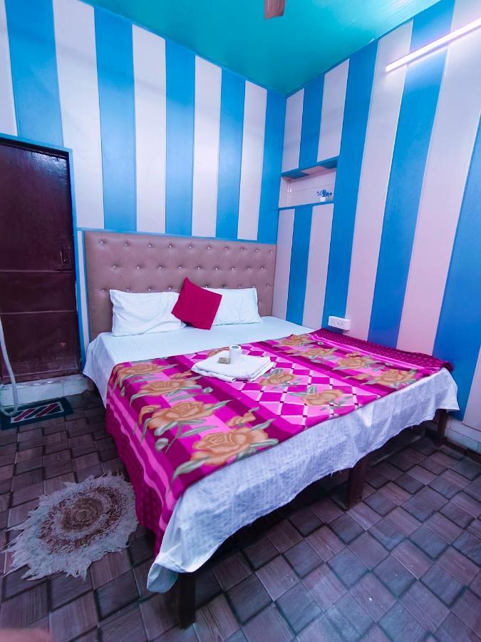 Hotel India Inn Walking Distance From Taj Mahal-- Rooftop Taj Mahal View อัครา ภายนอก รูปภาพ