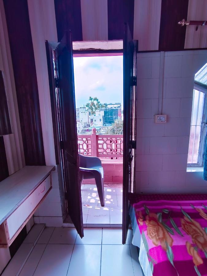 Hotel India Inn Walking Distance From Taj Mahal-- Rooftop Taj Mahal View อัครา ภายนอก รูปภาพ