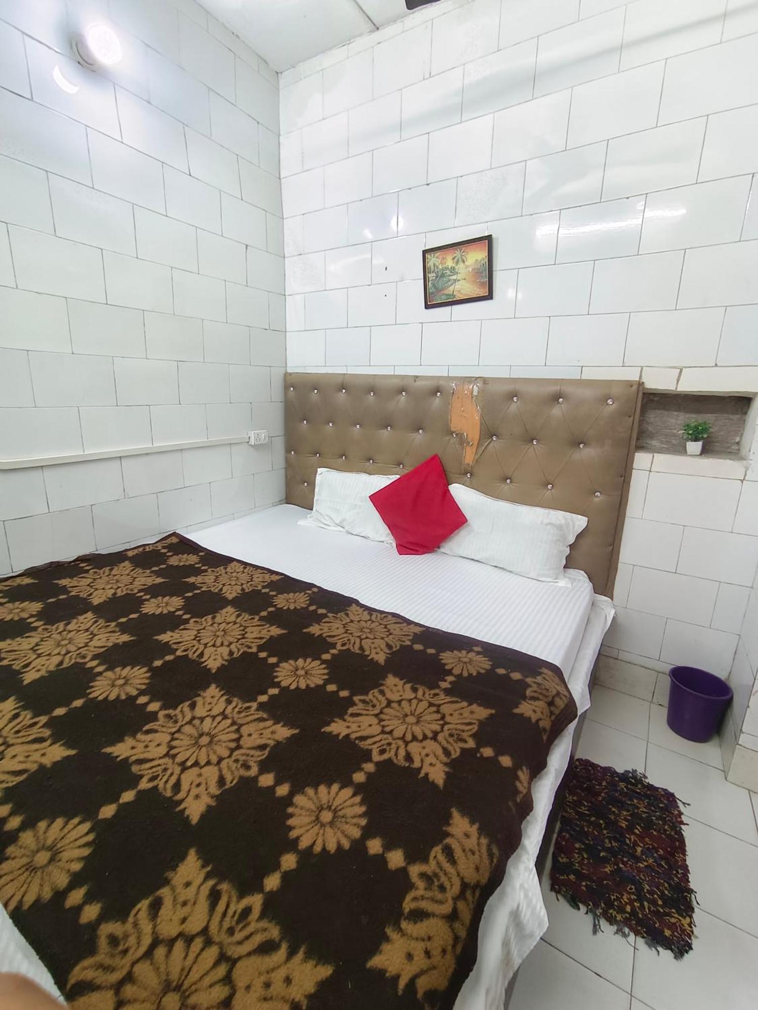 Hotel India Inn Walking Distance From Taj Mahal-- Rooftop Taj Mahal View อัครา ภายนอก รูปภาพ
