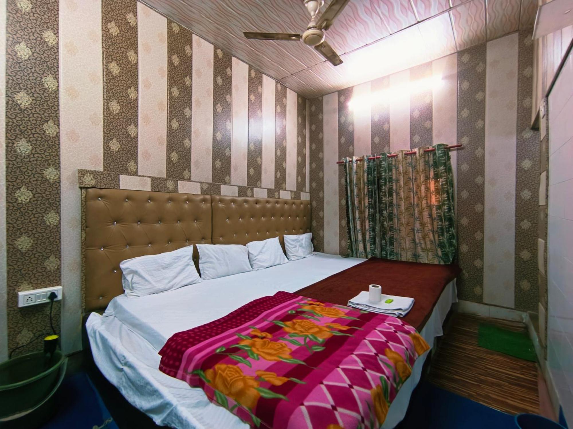 Hotel India Inn Walking Distance From Taj Mahal-- Rooftop Taj Mahal View อัครา ภายนอก รูปภาพ