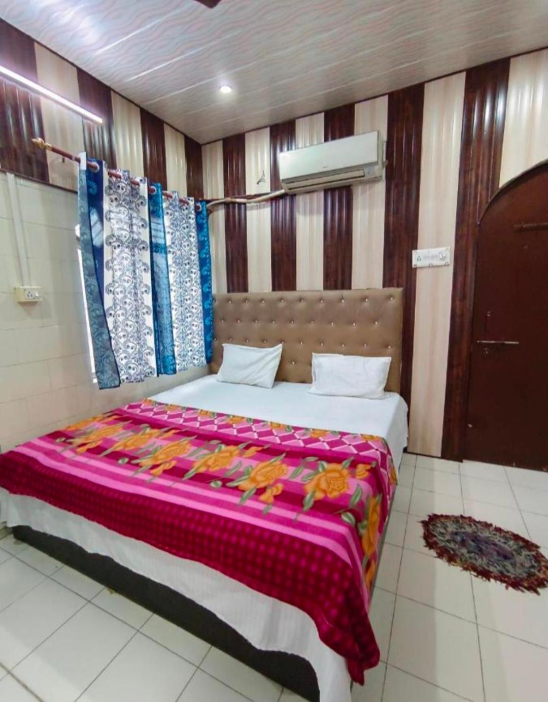 Hotel India Inn Walking Distance From Taj Mahal-- Rooftop Taj Mahal View อัครา ภายนอก รูปภาพ