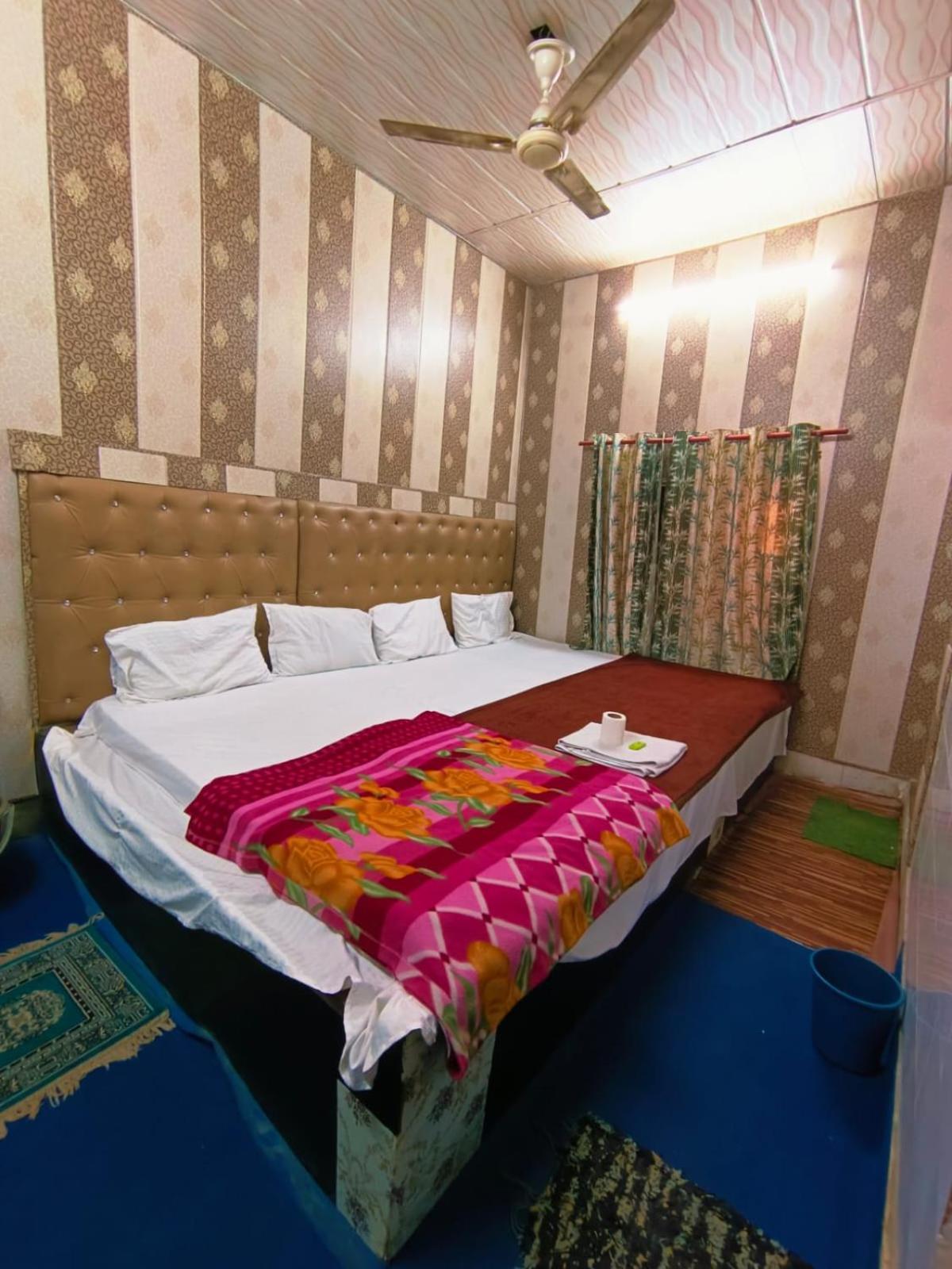 Hotel India Inn Walking Distance From Taj Mahal-- Rooftop Taj Mahal View อัครา ภายนอก รูปภาพ